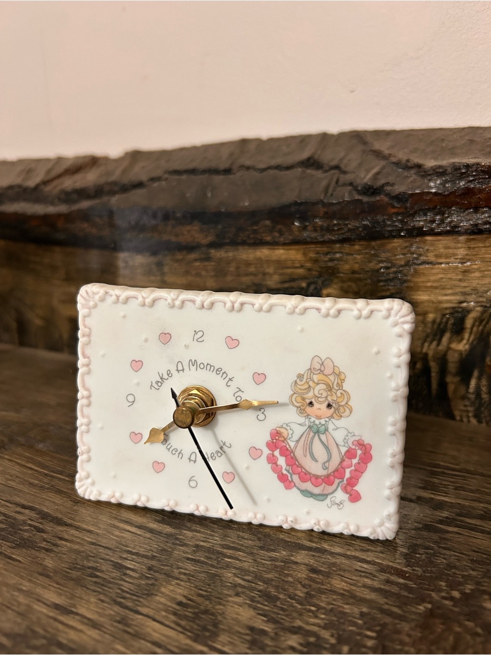 Precious Moments Vintage White and Pink Heart Motif Table Clock